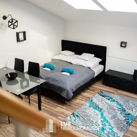 מילץ' Apartament Manhattan מראה חיצוני תמונה