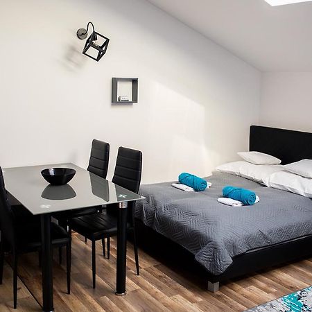 מילץ' Apartament Manhattan מראה חיצוני תמונה