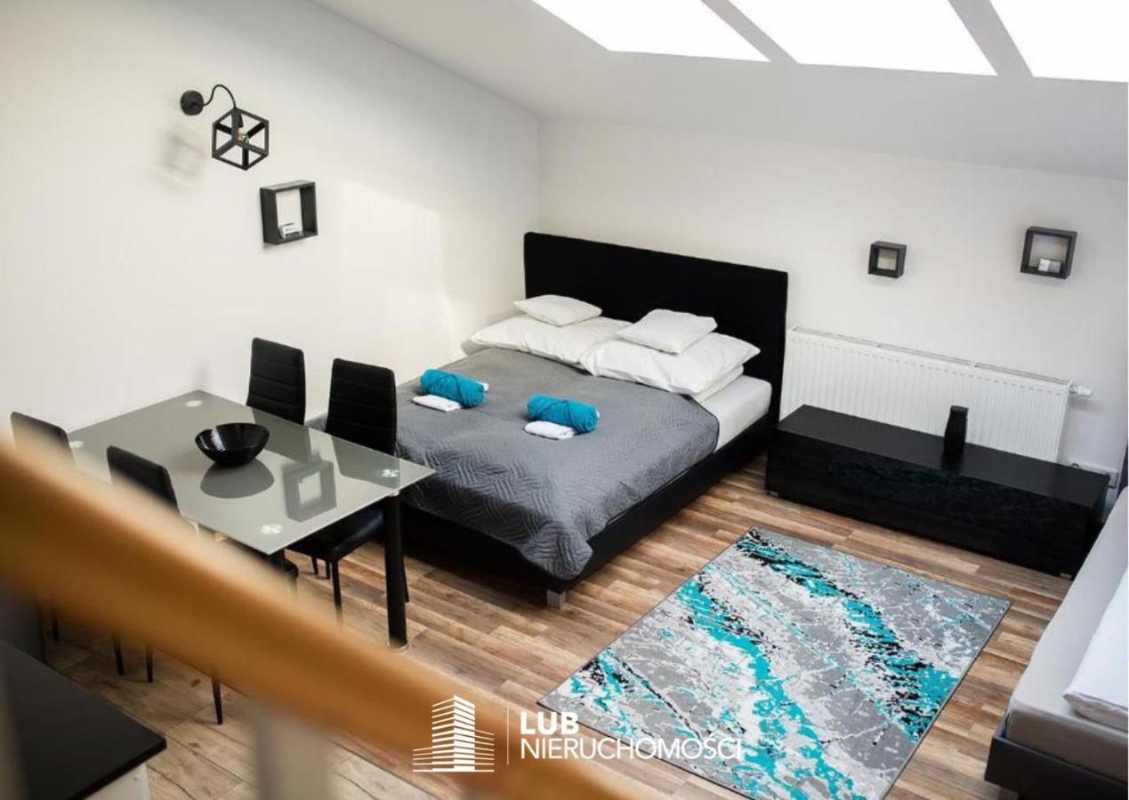 מילץ' Apartament Manhattan מראה חיצוני תמונה