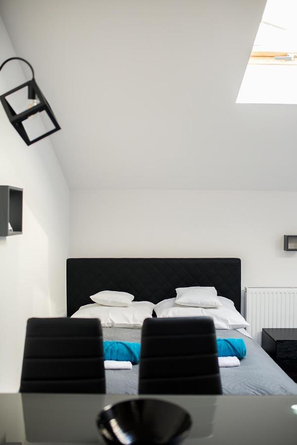 מילץ' Apartament Manhattan מראה חיצוני תמונה