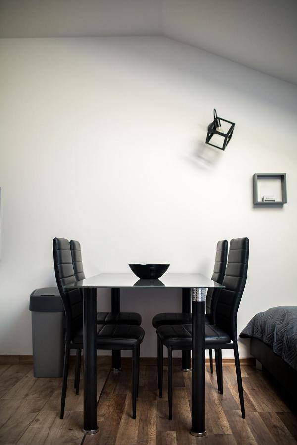 מילץ' Apartament Manhattan מראה חיצוני תמונה